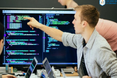 Top 10 ngành nghề có lương cao nhất tại Việt Nam