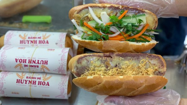 Bánh mì Huỳnh Hoa